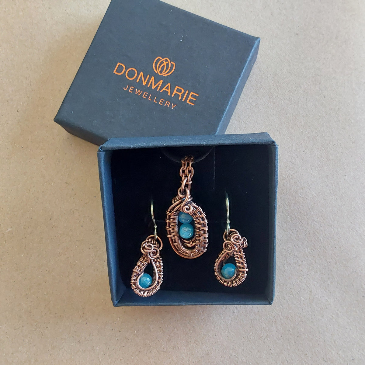 Handmade wire weave antiqued copper Neon apatite Jewellery set.