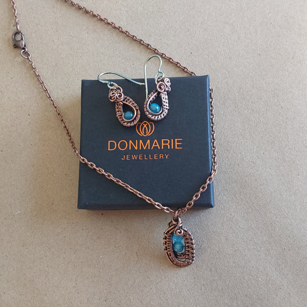 Handmade wire weave antiqued copper Neon apatite Jewellery set.