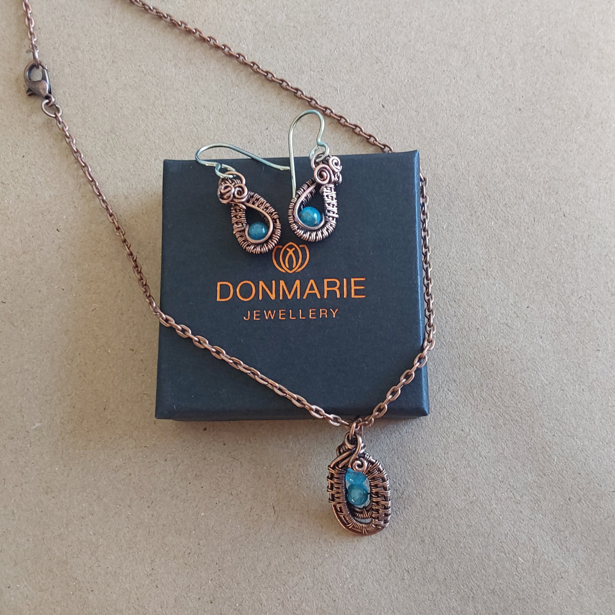 Handmade wire weave antiqued copper Neon apatite Jewellery set.